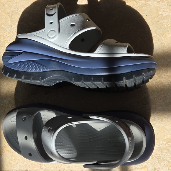 CROCS Platform Sandals - Picture 8 of 8